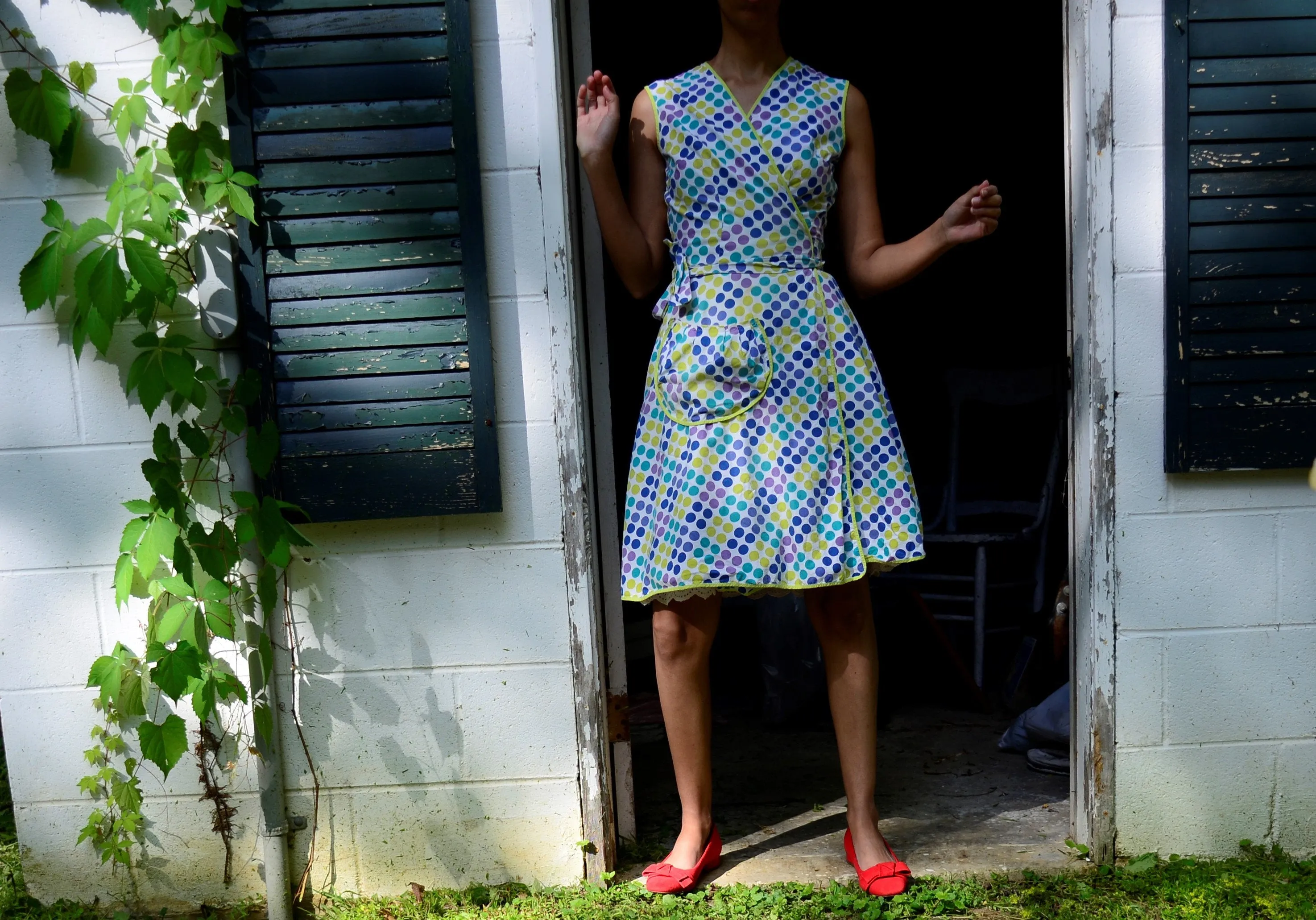 1950s cotton dot print fit and flare wrap dress / 50s cotton day dress // small-medium