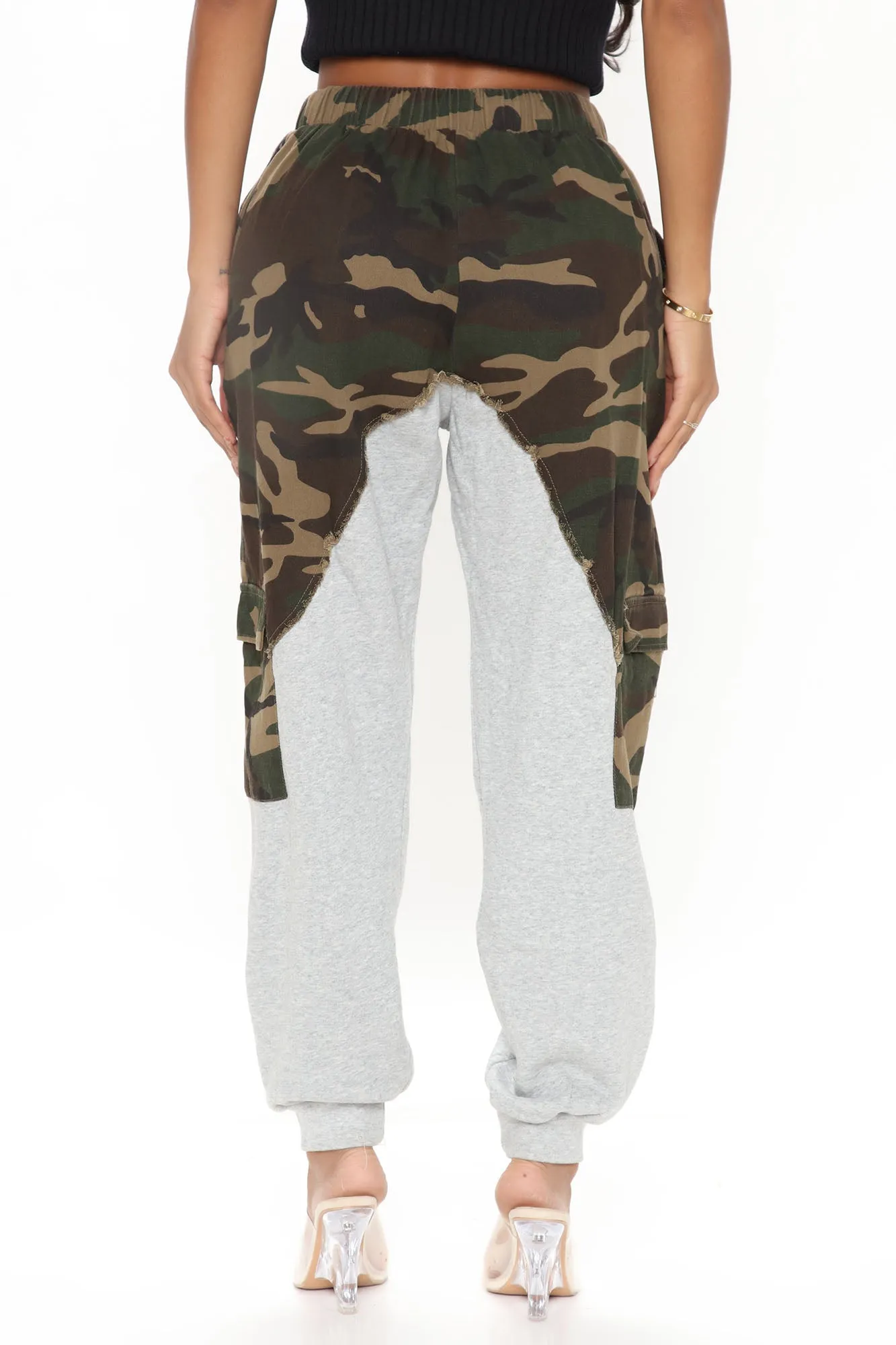 Blending in Camo Sweat Jogger - Heathered Grey