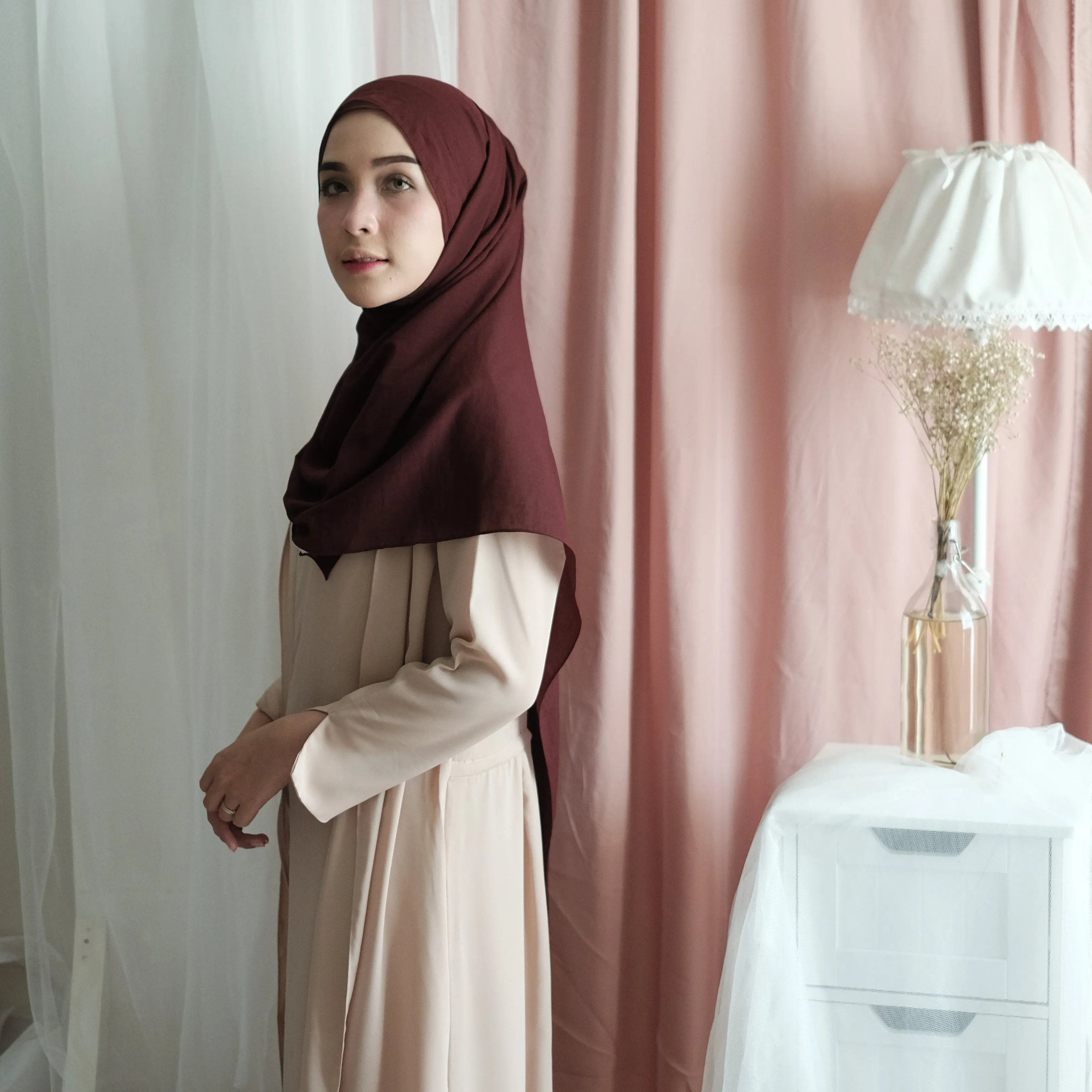 Detaa Shawl Burgundy