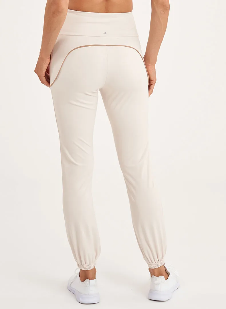 Dynamic Piped Pant