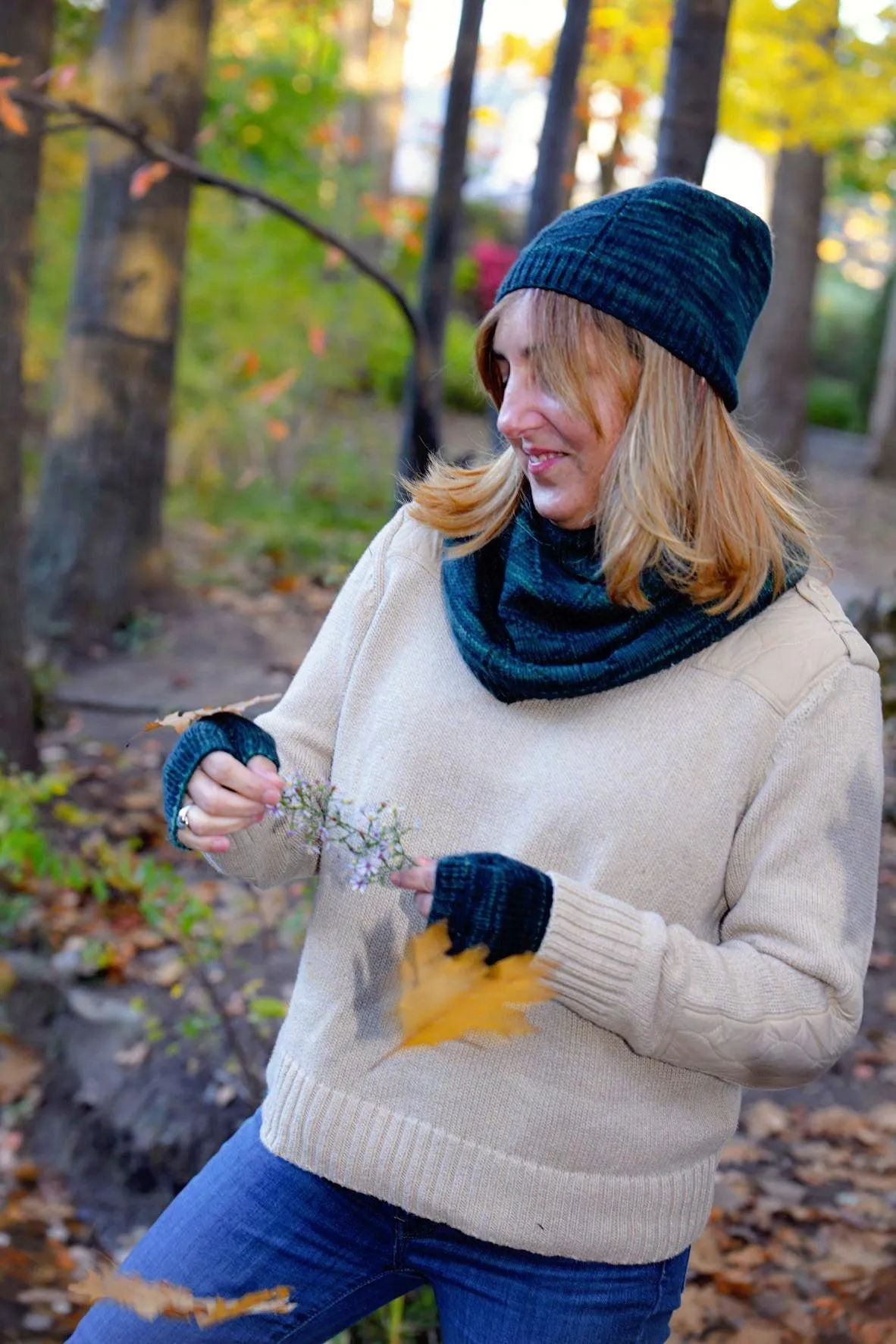 PICEA Matching Hat, Mittens & Neck Warmer Knitting Kit