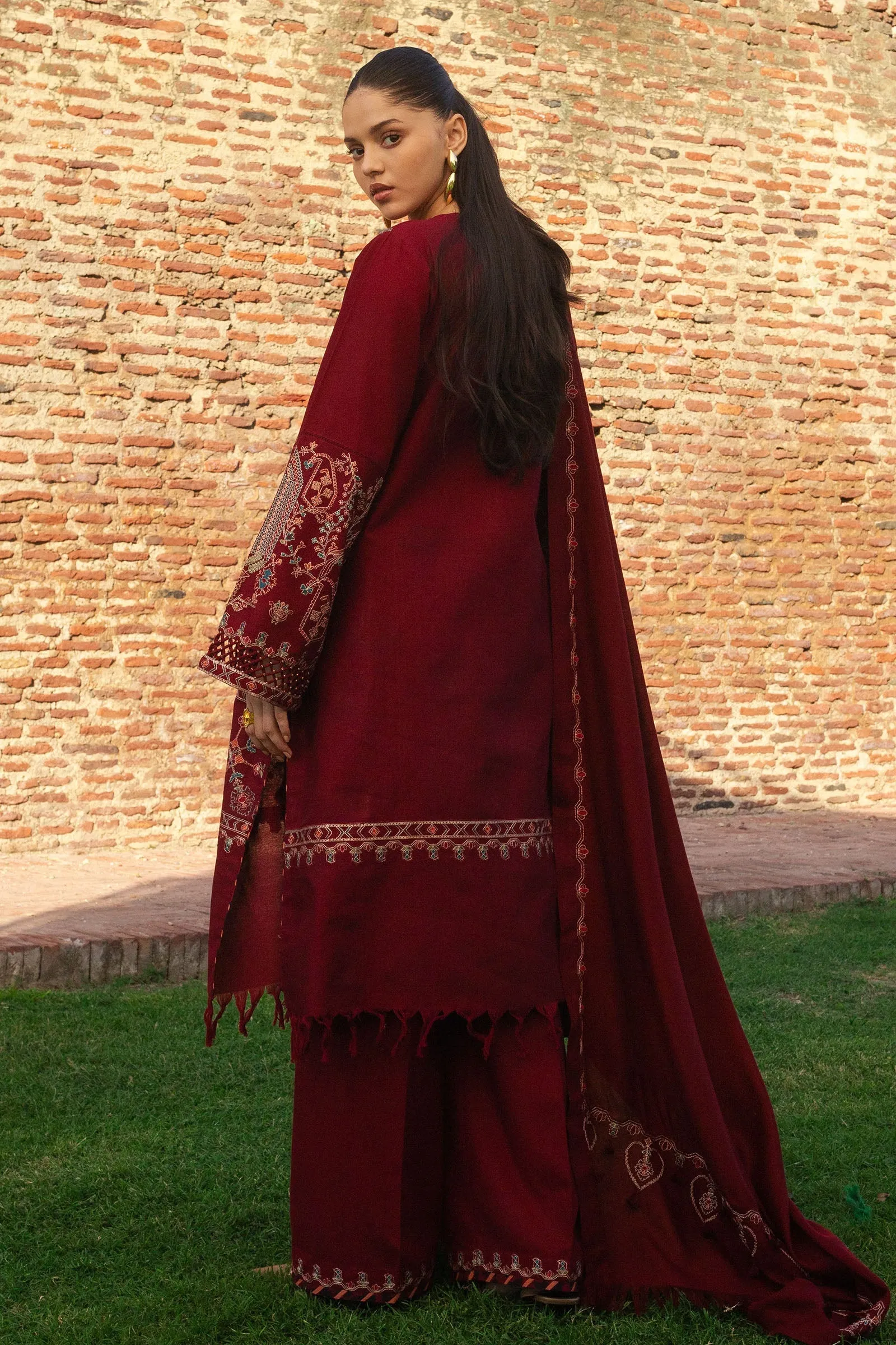 Zara Shahjahan Winter '24 – RAHA-D8